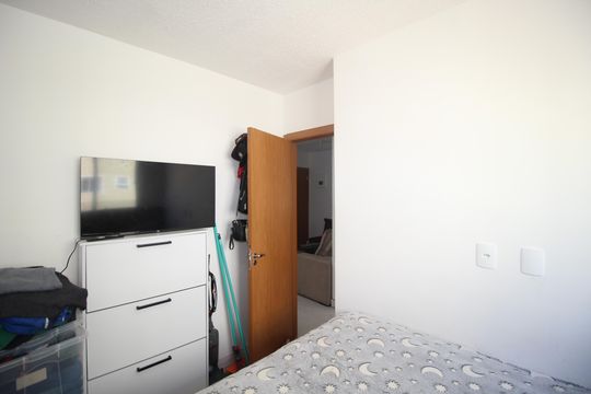 Quarto 2 de apartamento à venda com 2 quartos, 38m² em Rubem Berta, Porto Alegre