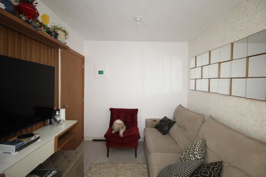 Sala de apartamento à venda com 2 quartos, 38m² em Rubem Berta, Porto Alegre