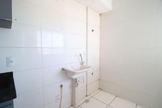 Cozinha e Área de Serviço de apartamento para alugar com 2 quartos, 56m² em Jardim Brasília, Uberlândia