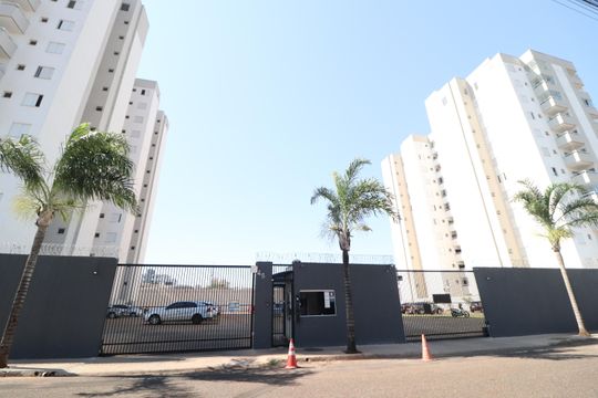 Fachada de apartamento para alugar com 2 quartos, 56m² em Jardim Brasília, Uberlândia
