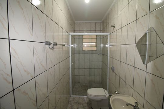 Banheiro de casa para alugar com 1 quarto, 70m² em Vila Santa Maria, São Paulo