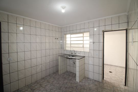 Cozinha de casa para alugar com 1 quarto, 70m² em Vila Santa Maria, São Paulo