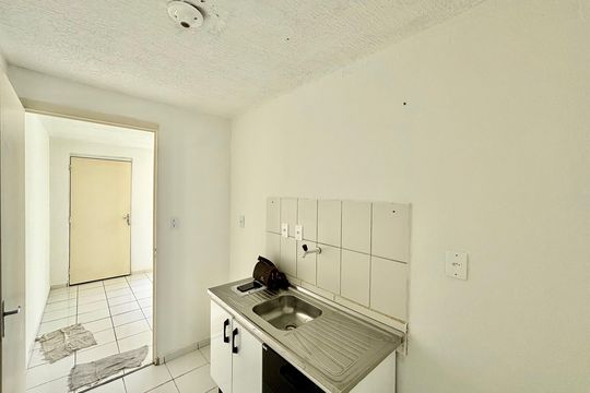 Cozinha de apartamento à venda com 2 quartos, 45m² em Conjunto Residencial José Bonifácio, São Paulo