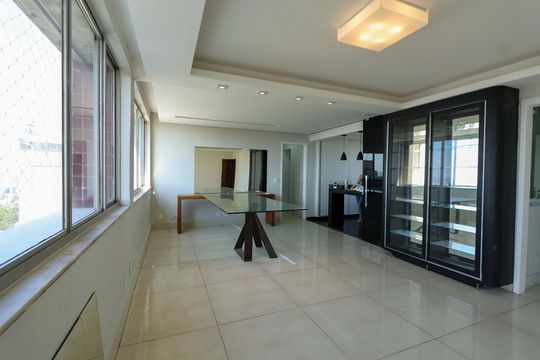 Apartamento para alugar com 4 quartos, 160m² em Gutierrez, Belo Horizonte