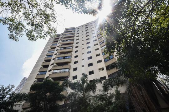 Fachada de apartamento à venda com 2 quartos, 57m² em Vila Andrade, São Paulo
