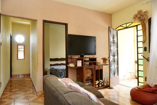 Casa à venda com 8 quartos, 200m² em Aparecida, Belo Horizonte