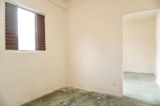 Área das kitnets - quarto de casa à venda com 8 quartos, 200m² em Aparecida, Belo Horizonte