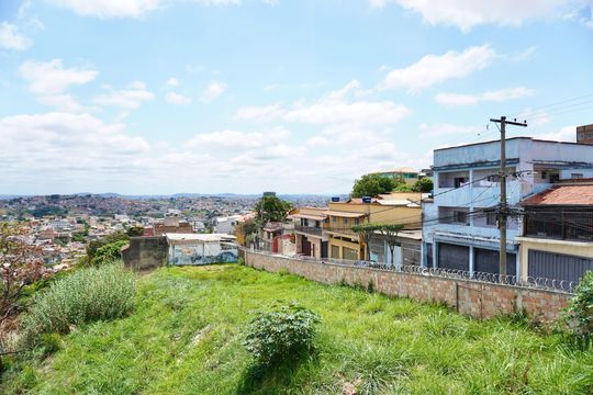 Vista de casa à venda com 8 quartos, 200m² em Aparecida, Belo Horizonte