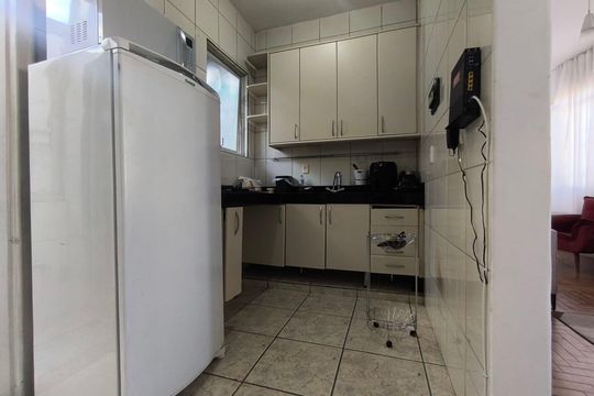 Cozinha de apartamento à venda com 3 quartos, 95m² em Alto Barroca, Belo Horizonte