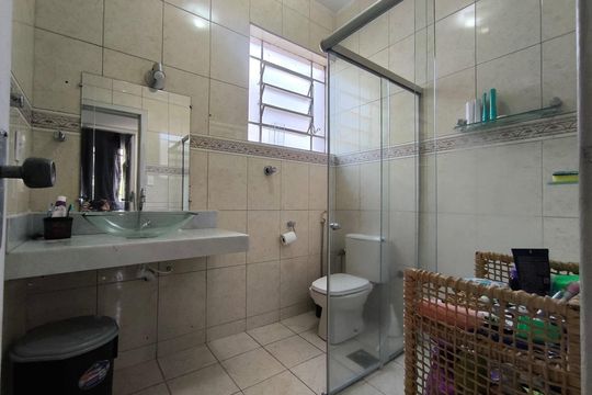 Banheiro de apartamento à venda com 3 quartos, 95m² em Alto Barroca, Belo Horizonte