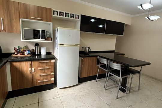 Cozinha de casa para alugar com 2 quartos, 175m² em Parque Residencial Jundiaí, Jundiaí