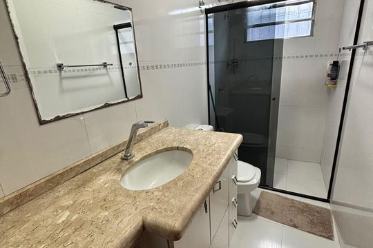 Banheiro de casa para alugar com 2 quartos, 175m² em Parque Residencial Jundiaí, Jundiaí