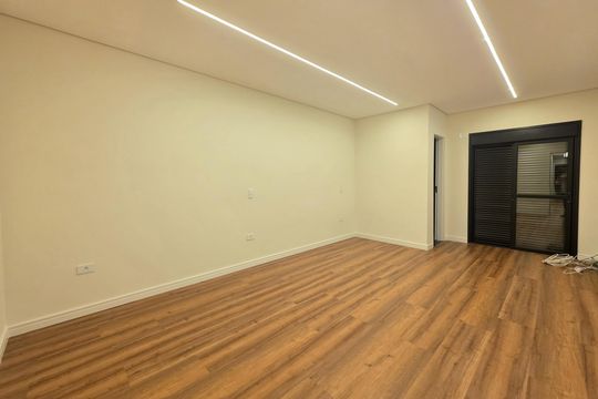 Casa à venda com 3 quartos, 194m² em Vila Camilópolis, Santo André