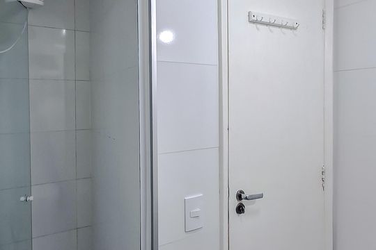 Banheiro social de kitnet/studio para alugar com 1 quarto, 36m² em Vila Mariana, São Paulo