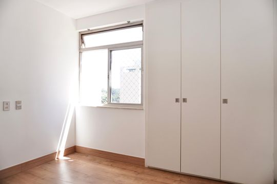 Quarto 2 de apartamento para alugar com 4 quartos, 250m² em Santo Antônio, Belo Horizonte