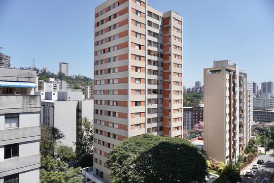 Sala - vista de apartamento para alugar com 4 quartos, 250m² em Santo Antônio, Belo Horizonte