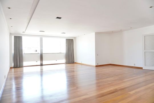 Apartamento para alugar com 4 quartos, 250m² em Santo Antônio, Belo Horizonte