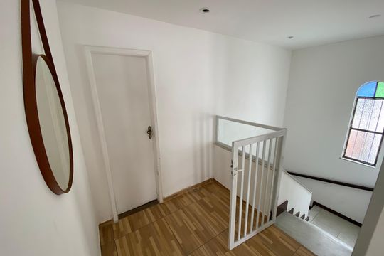 Hall do quarto de casa à venda com 1 quarto, 87m² em Méier, Rio de Janeiro