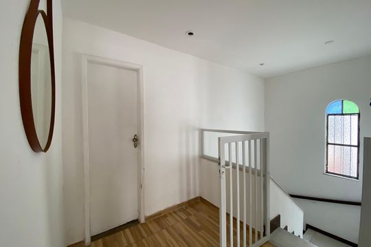 Hall do quarto de casa à venda com 1 quarto, 87m² em Méier, Rio de Janeiro