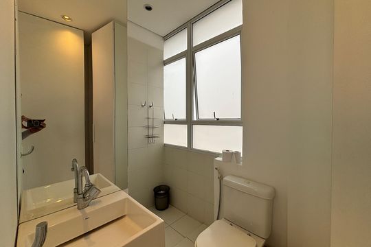 Banheiro  de apartamento para alugar com 1 quarto, 30m² em Cerqueira César, São Paulo
