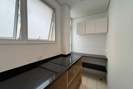 Cozinha  de apartamento para alugar com 1 quarto, 30m² em Cerqueira César, São Paulo