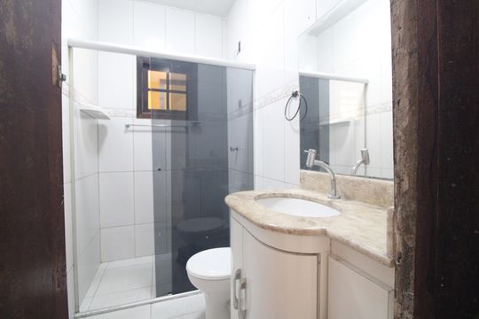 Banheiro comum de casa à venda com 2 quartos, 128m² em Jardim Alpino, São Paulo