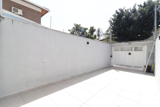 Garagem de casa para alugar com 2 quartos, 143m² em Jardim Prudência, São Paulo