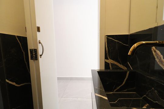 Lavabo de casa para alugar com 2 quartos, 143m² em Jardim Prudência, São Paulo