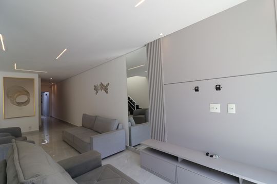 Sala de casa para alugar com 2 quartos, 143m² em Jardim Prudência, São Paulo