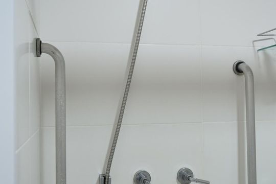 Banheiro de kitnet/studio à venda com 1 quarto, 26m² em Sumarezinho, São Paulo