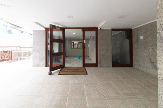 Entrada de apartamento à venda com 1 quarto, 37m² em Centro Histórico, Porto Alegre
