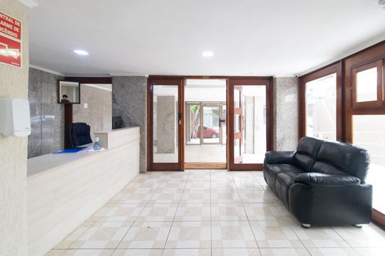 Hall de apartamento à venda com 1 quarto, 37m² em Centro Histórico, Porto Alegre