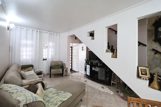 Sala de casa para alugar com 2 quartos, 145m² em Vila Santa Teresa, Santo André