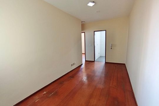 Sala  de apartamento para alugar com 2 quartos, 45m² em Sagrada Família, Belo Horizonte