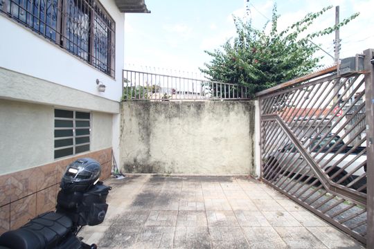 Garagem de casa à venda com 2 quartos, 337m² em Vila Guaca, São Paulo