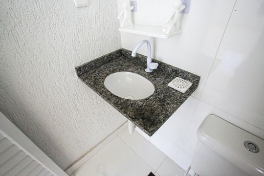 Lavabo de casa à venda com 2 quartos, 70m² em Tanque, Rio de Janeiro