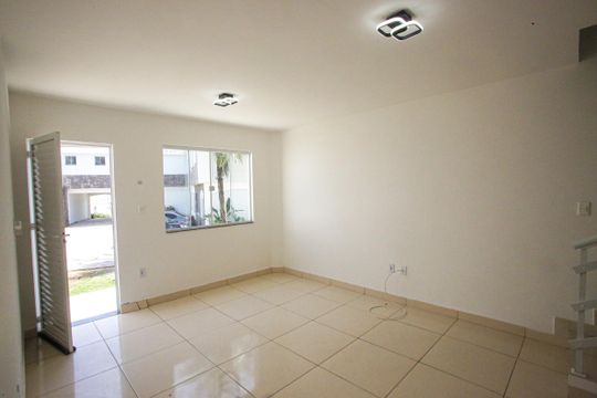 Sala de casa à venda com 2 quartos, 70m² em Tanque, Rio de Janeiro