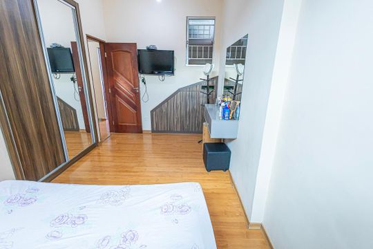 2º andar: quarto 2 / suite de casa de condomínio à venda com 3 quartos, 160m² em Pampulha, Belo Horizonte