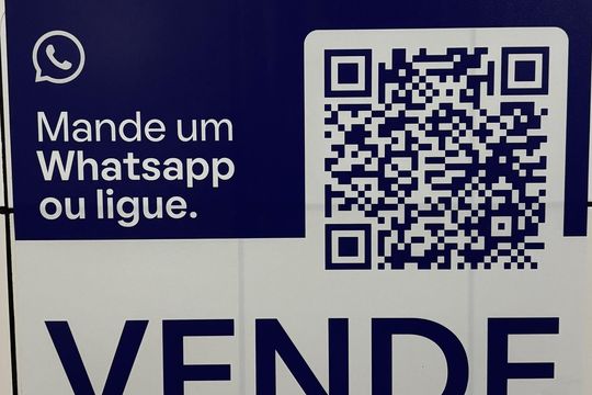 Placa  de apartamento para alugar com 2 quartos, 69m² em Alphaville Empresarial, Barueri