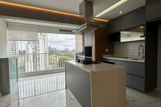 Cozinha de apartamento para alugar com 2 quartos, 69m² em Alphaville Empresarial, Barueri