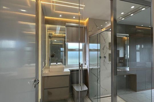 Banheiro 1 de apartamento para alugar com 2 quartos, 69m² em Alphaville Empresarial, Barueri