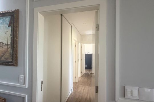 Corredor de apartamento para alugar com 3 quartos, 91m² em Swiss Park, Campinas