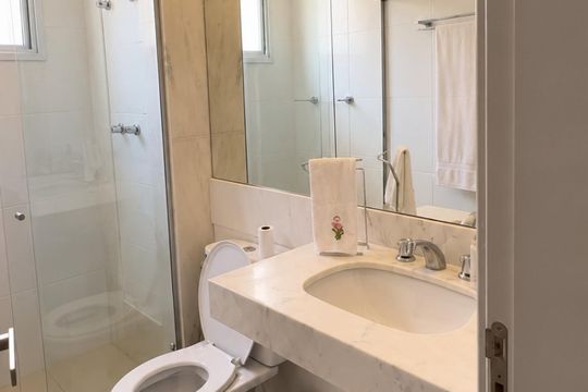 Banheiro 2 de apartamento para alugar com 2 quartos, 80m² em Vale do Sereno, Nova Lima