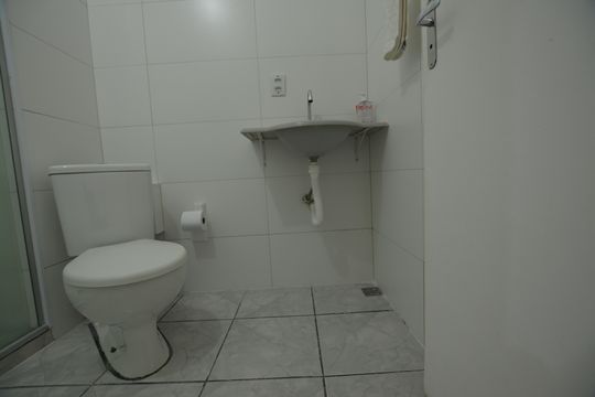 BANHEIRO de apartamento para alugar com 2 quartos, 55m² em Jaguaré, São Paulo