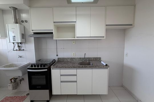 Apartamento para alugar com 2 quartos, 60m² em Jardim das Belezas, Carapicuíba