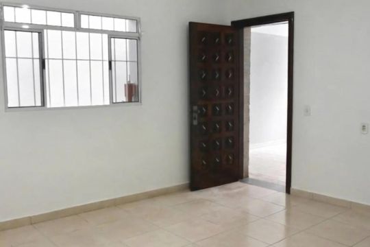 Casa para alugar com 3 quartos, 74m² em Campo Grande, São Paulo