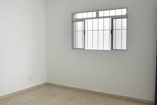 Casa para alugar com 3 quartos, 74m² em Campo Grande, São Paulo