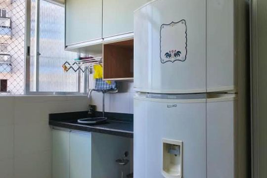 Cozinha de apartamento para alugar com 1 quarto, 38m² em José Menino, Santos