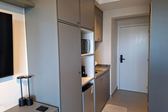 Cozinha de apartamento à venda com 1 quarto, 23m² em Santo Amaro, São Paulo