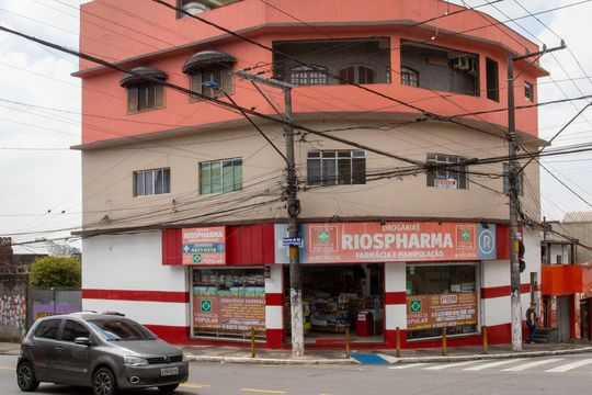 Fachada de casa à venda com 4 quartos, 460m² em Vila Nogueira, Diadema